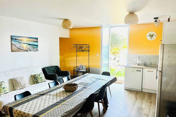 Maison de vacances pour 10 personnes, avec piscine ainsi que terrasse et jardin