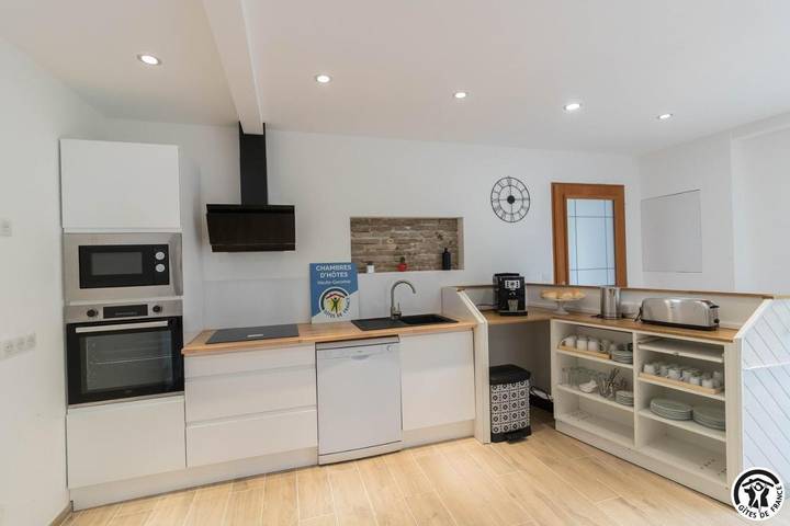 Location de vacances pour 2 personnes, avec piscine et jardin à Pechbonnieu - 4