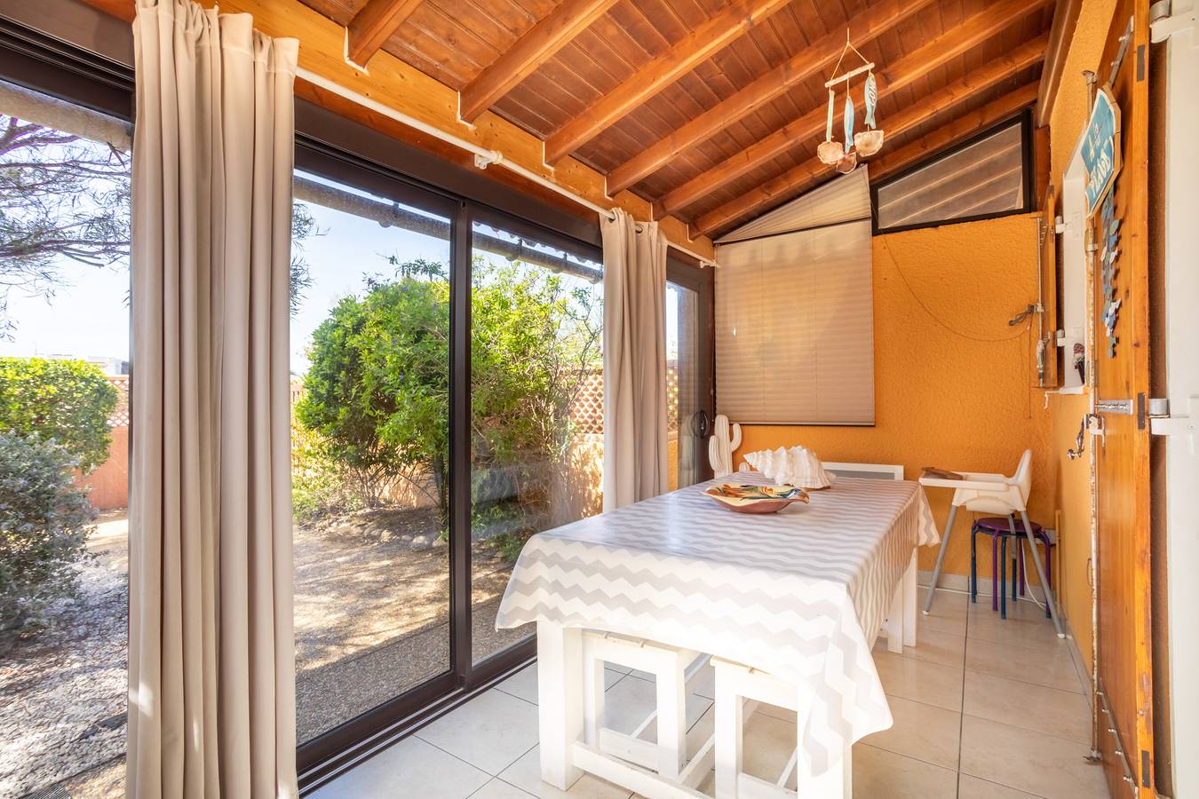 Villa 'Maison 4 Chambres Fb112' avec terrasse privée, Wi-Fi et climatisation in Le Barcarès, Côte d'Améthyste