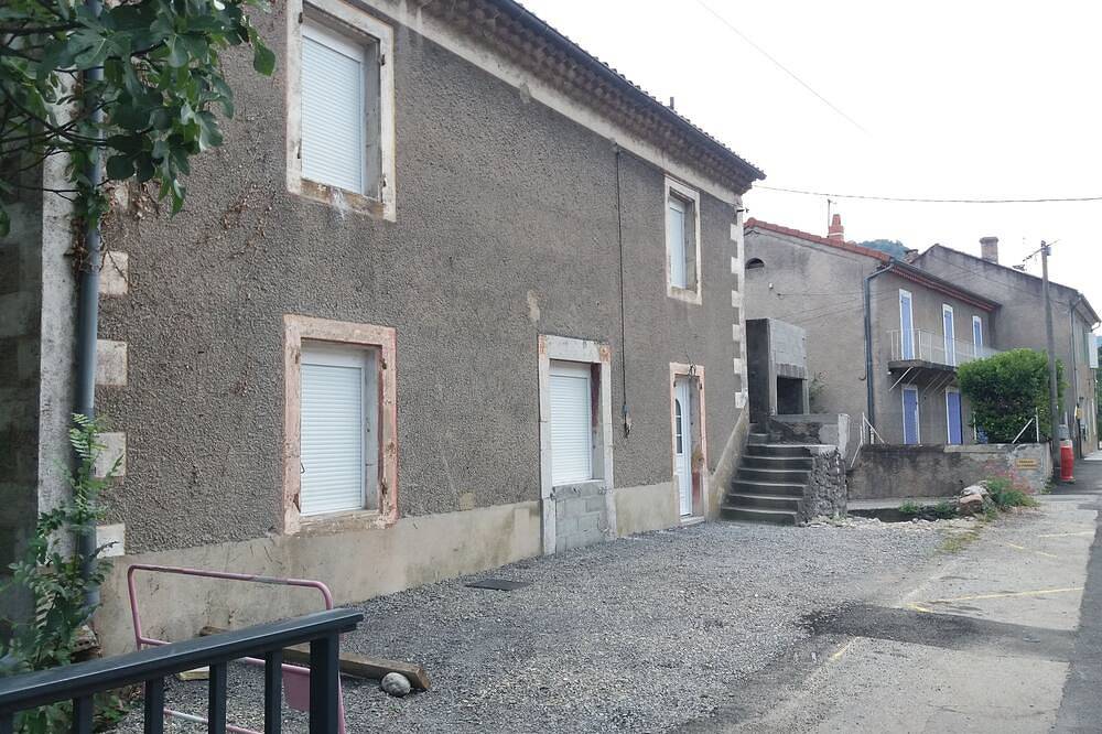 Renovated holiday home - sleeps 8 in Flaviac, Privas
