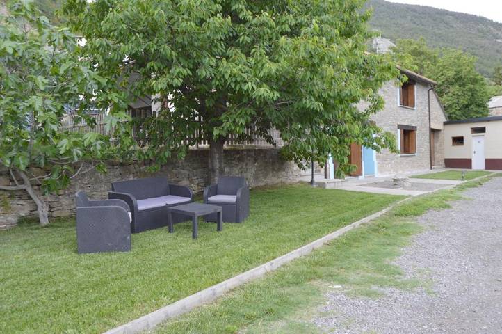 Gîte pour 4 personnes, avec jardin et vue à Sabiñánigo - 2