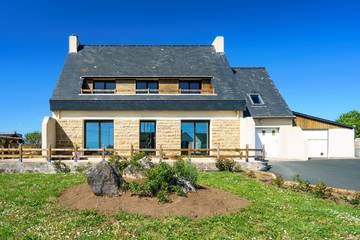 Location de vacances pour 12 personnes, avec jardin et terrasse, animaux acceptés à Plozévet