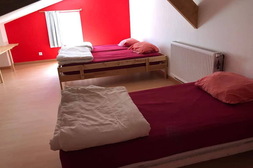 Gemütliches Ferienhaus mit umfassender Ausstattung und Naturaktivitäten in den Alpes Mancelles in Saint-Léonard-des-Bois, Parc naturel régional Normandie-Maine