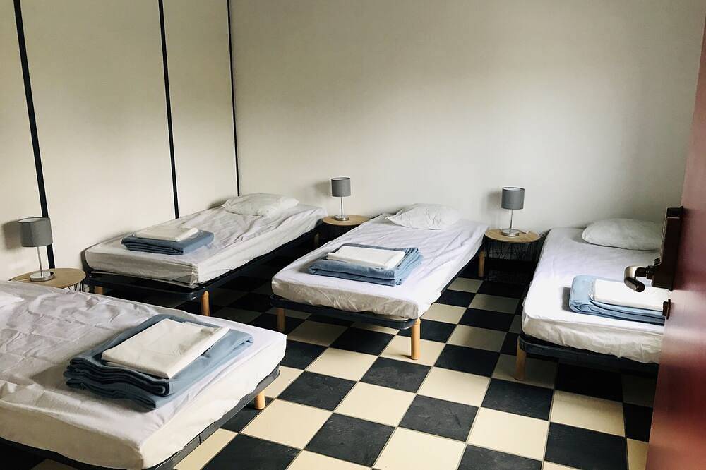 Hébergements le Camp d'Auneau - Le Clos du Camp in Aunay-sous-Auneau, Région de Chartres