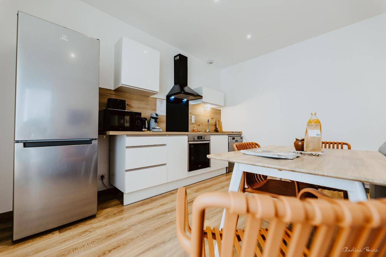 Appartement entier, Appartement face aux thermes de vals Wifi-Parking gratuit in Vals-les-Bains, Parc naturel régional des Monts d'Ardèche