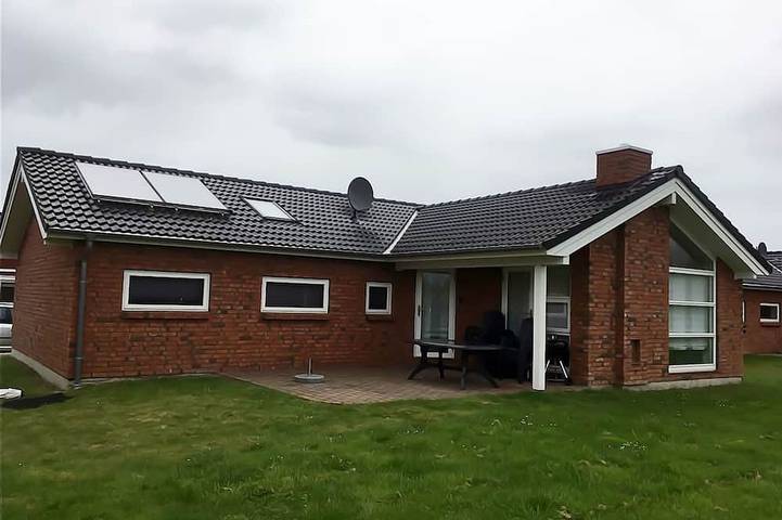 Ferienhaus für 12 Personen, mit Sauna und Garten sowie Terrasse