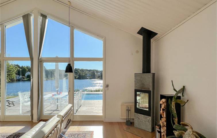 Ferienhaus für 6 Personen, mit Seeblick und Terrasse sowie Sauna und Pool in Västergötland - 4