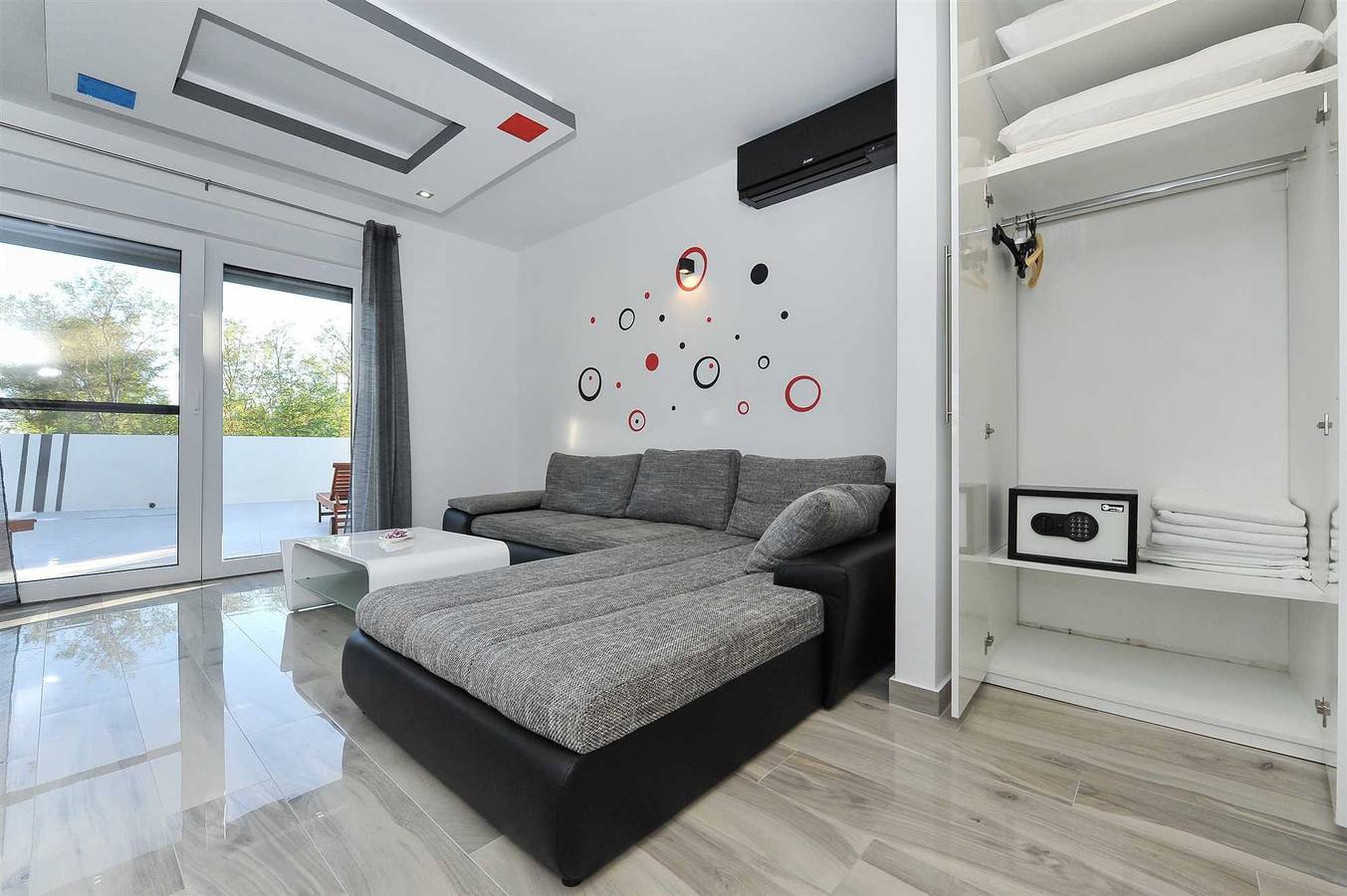 Villa for 6-8 persons | Private pool | Fully equipped in Privlaka, Zadar