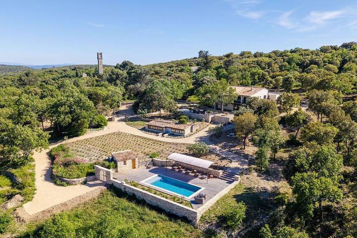 Ferienhaus für 12 Personen, mit Balkon und Garten