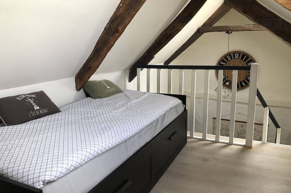 Charming little house 800m from the seaside  in Paimpol, Côte de Goëlo