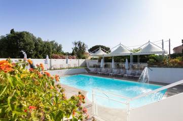 Hôtel pour 2 personnes, avec terrasse et sauna ainsi que jacuzzi et piscine à Rogliano