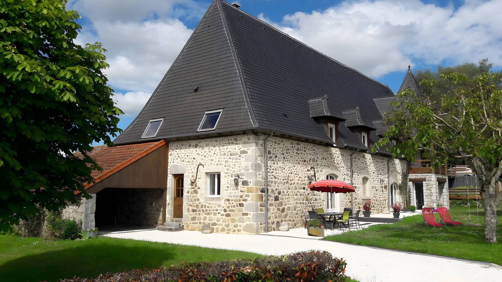 Maison de vacances 'Le Marronnier' avec vue sur les montagnes, jardin privé et Wi-Fi in Saint-Mamet-la-Salvetat, Région d'Aurillac