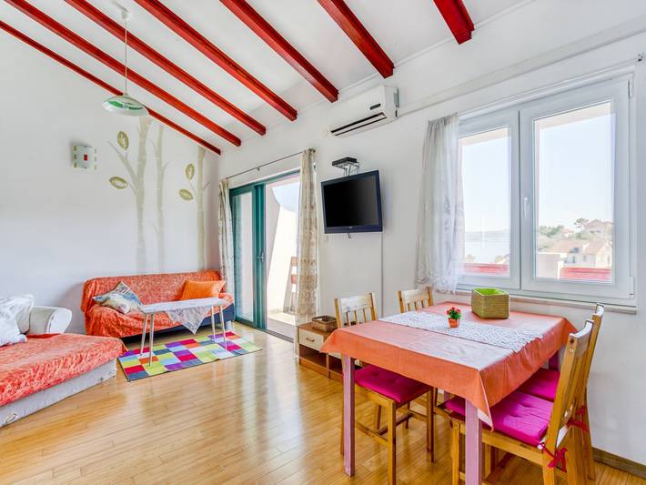 Ganze Wohnung, Ferienwohnung am Meer in Stomorska in Stomorska, Solta