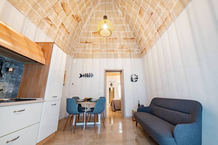 Trullo per 3 persone, con Terrazza e Piscina per bambini a Monopoli