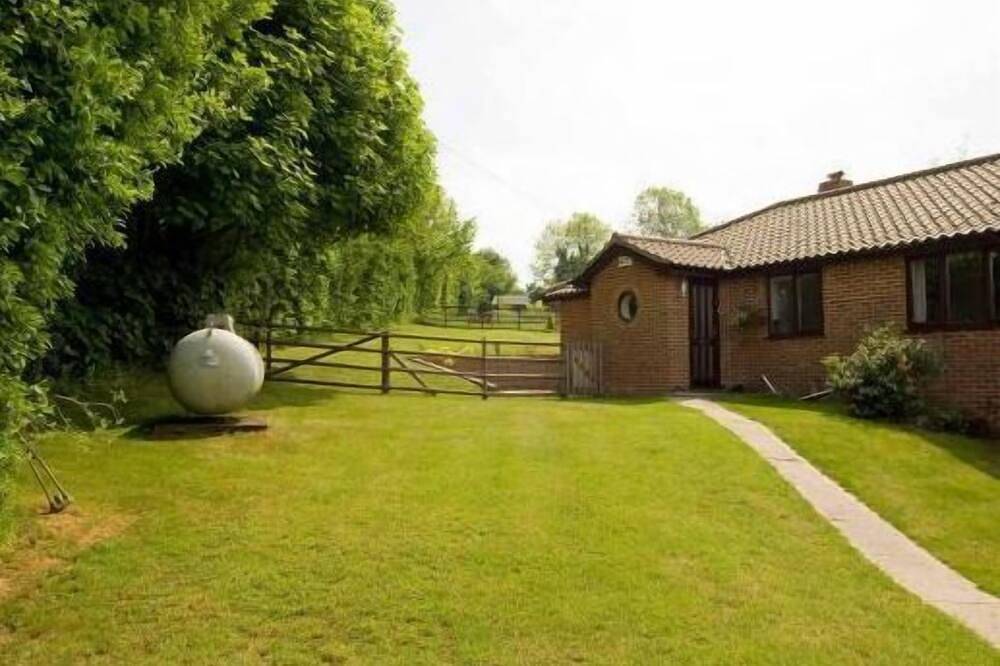Goed uitgerust familie vakantiehuis met tuin in een rustige landelijke omgeving. in Sutton (Kent), Kent