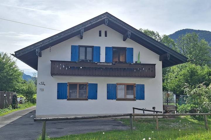 Ferienwohnung für 7 Personen, mit Balkon und Whirlpool sowie Garten am Walchensee