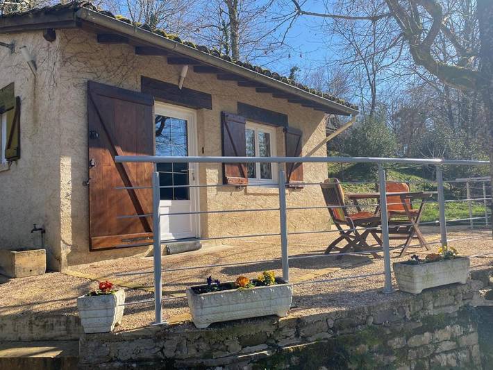 Chambre d’hôte pour 2 personnes, avec Terrasse à Laval-de-Cère