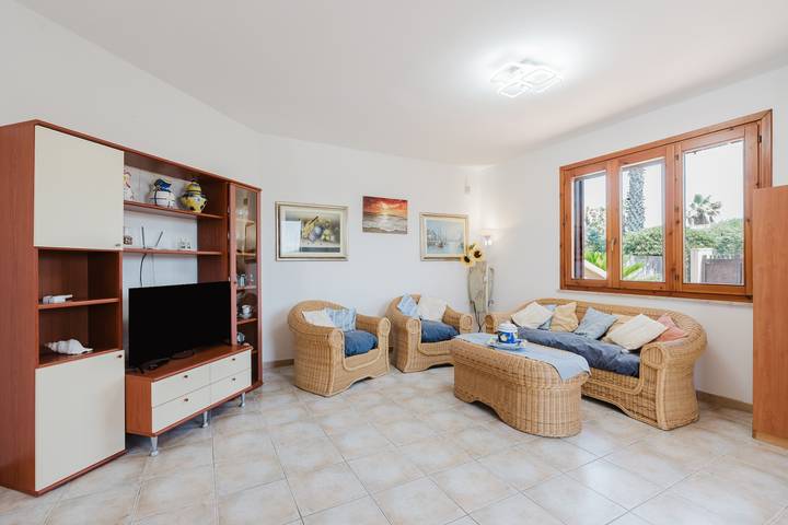 Villa 'Il Canto delle Onde' with Pool, Sea View, Wi-Fi and Air Conditioning in Tre Fontane, Campobello di Mazara