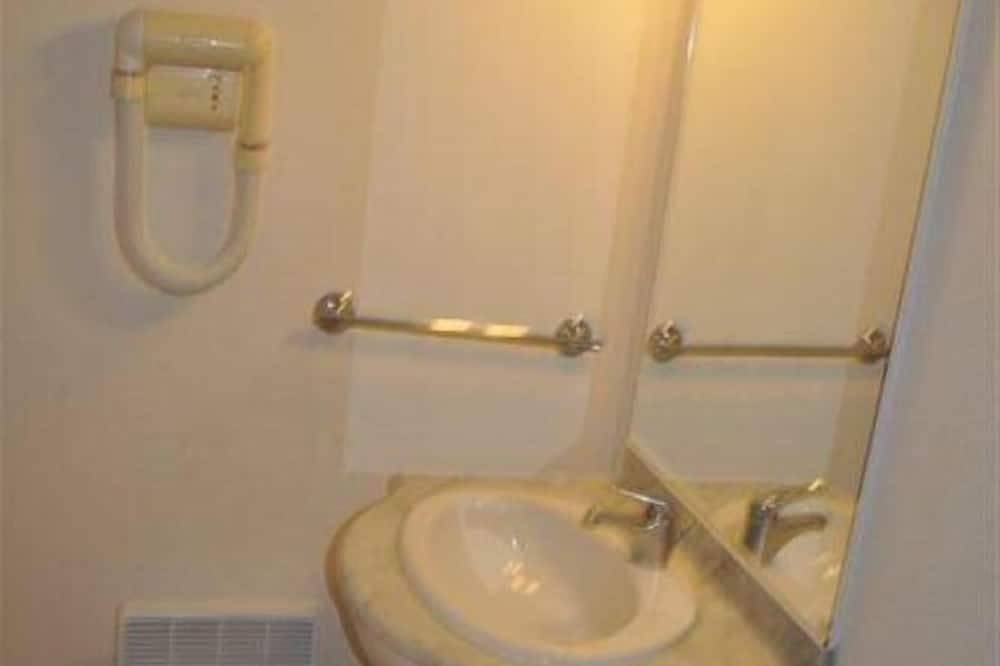 Ganze Wohnung, Wohnung - 2 Räume - 4 Personen in Sanary-sur-Mer, Toulon Region