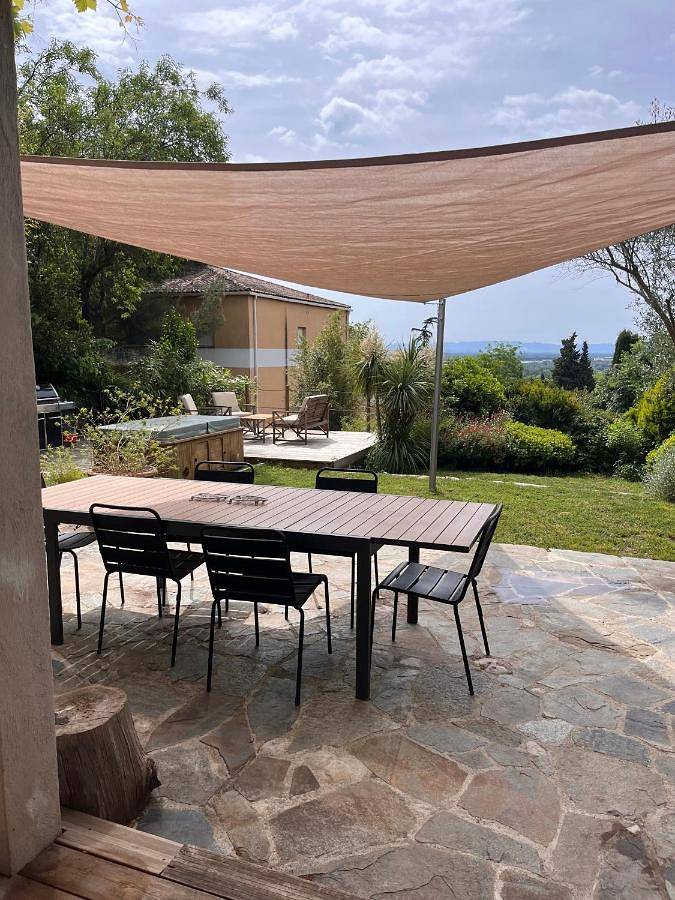 Three-Bedroom Villa in Villeneuve-lès-Avignon, Région de Nîmes