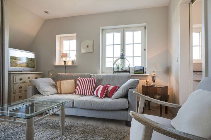 Ganze Wohnung, Zwischen Dorfteich & Dünen - Ein traumhaftes Landhaus im Friesenstil. in Wenningstedt, Sylt