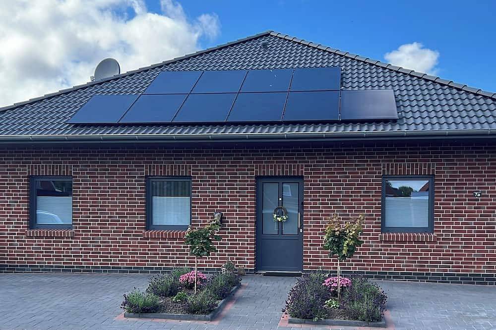 Barrierefreie Ferienwohnung m. überdachter Sonnenterrasse,Wallbox,Leihfahrräder in Pewsum, Krummhörn