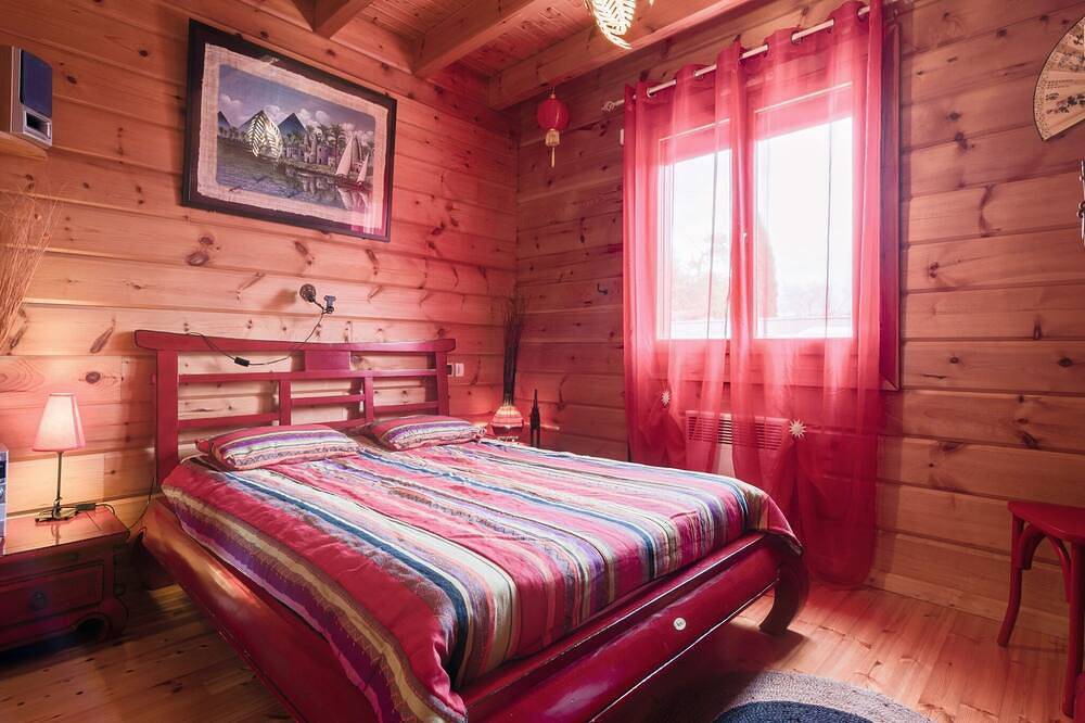 Chalet natural en Abbévillers in Saints Pierre et Paul, Doubs (desambiguación)