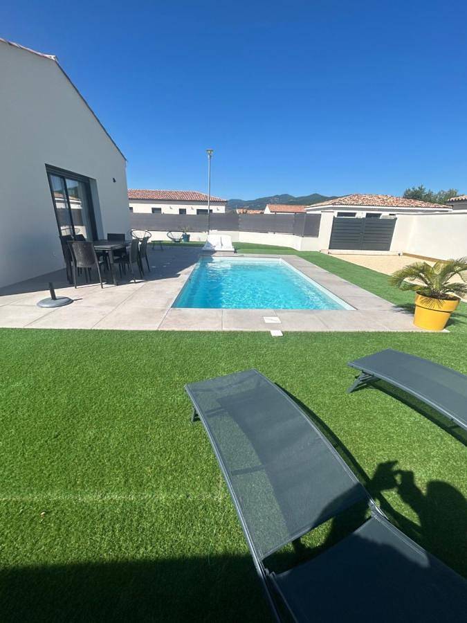 Location de vacances pour 6 personnes, avec piscine ainsi que vue et jardin à Les Mées - 2