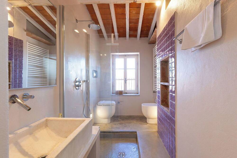 Apartamento entero, Bonito apartamento para 6 personas con Wifi, A/C, Tv, balcón y mascotas permitida in Castagneto Carducci, Costa Etrusca