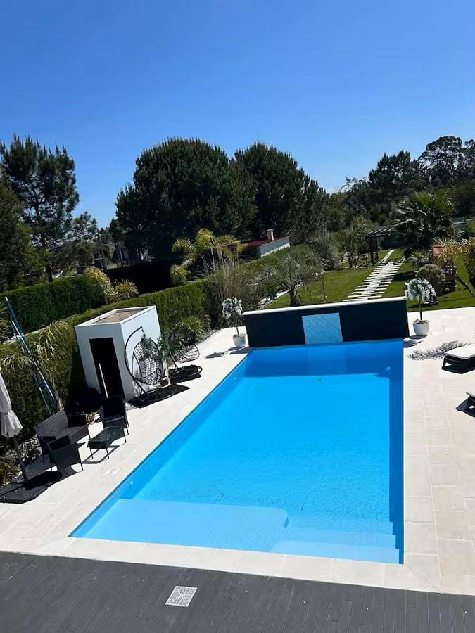 Location de vacances pour 6 personnes, avec vue ainsi que jardin et piscine dans Ponte de Vagos