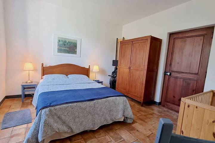 Location de vacances pour 10 personnes, avec terrasse et jardin, animaux acceptés à Laudun-l'Ardoise - 2