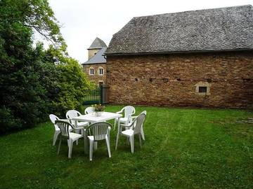 Location de vacances pour 8 personnes, avec jardin, animaux acceptés à Castelnau-de-Mandailles