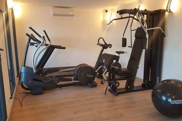 Gîte pour 4 personnes, avec piscine et jacuzzi dans Pinarellu
