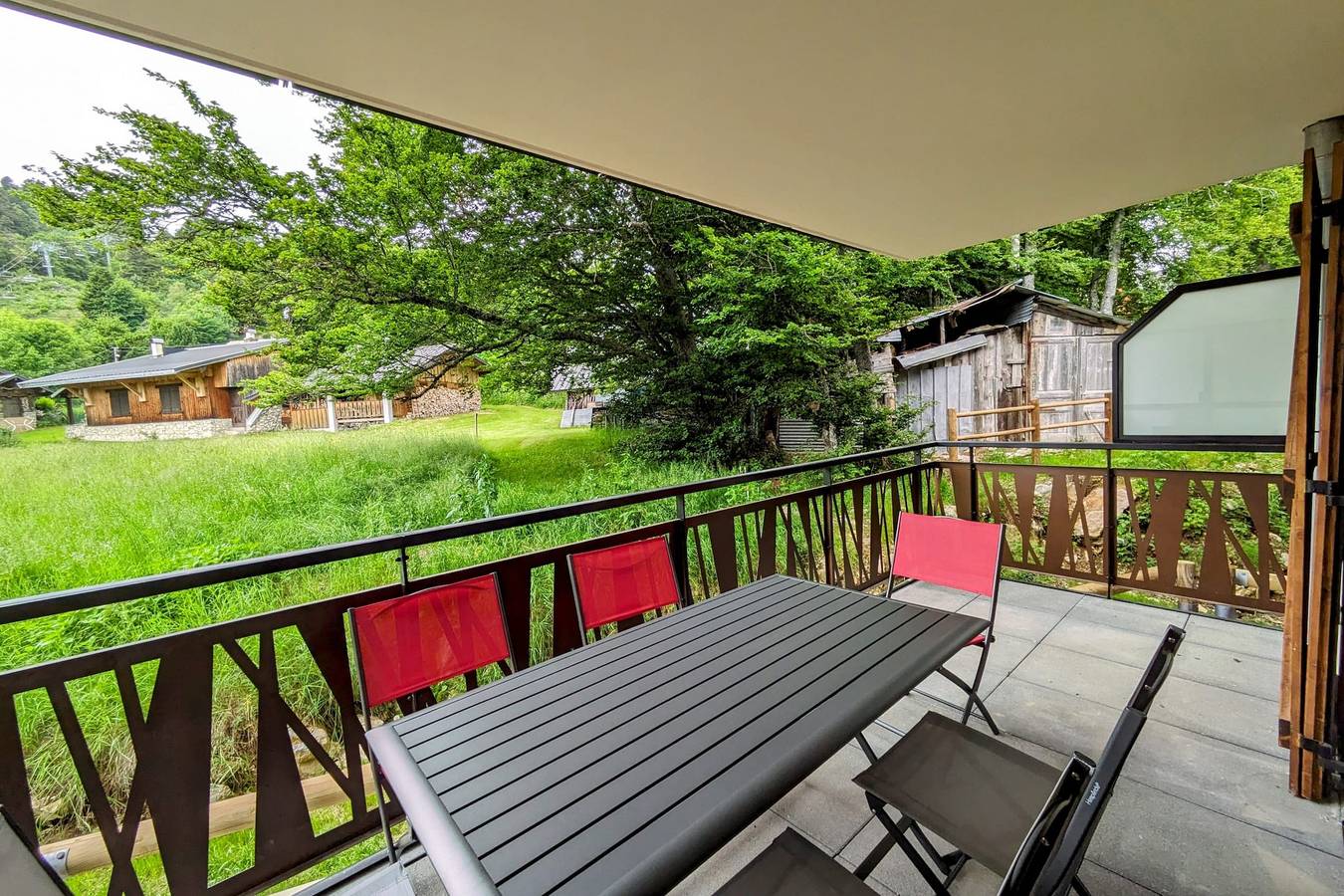 Geheel vakantieappartement, Vakantieappartement voor 6 personen met terras in La Féclaz, Les Déserts