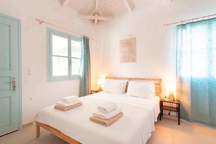 Bungalow für 4 Personen, mit Garten und Terrasse sowie Ausblick auf den Peloponnes - 2