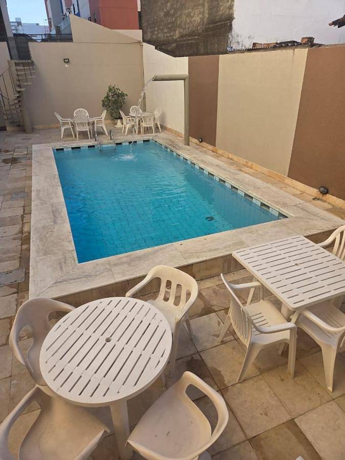 Hotel für 4 Personen, mit Pool - 1