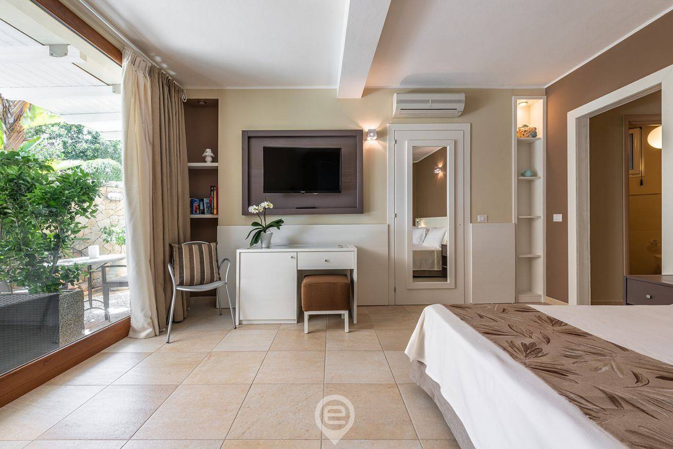 Zimmer für 2 Personen mit Garten in Domus De Maria, Cagliari Provinz