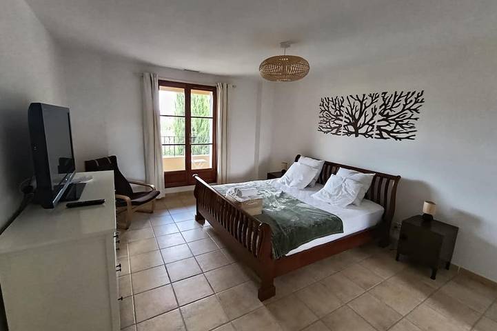 Le Mas des Oliviers - Swimming pool & Farniente in Sernhac, Nimes und Umgebung