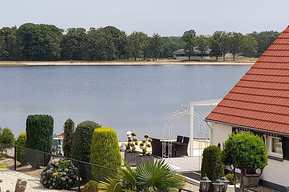 Freistehendes Ferienhaus am See Nähe Roermond - Niederlande in Limburg (Niederlande)
