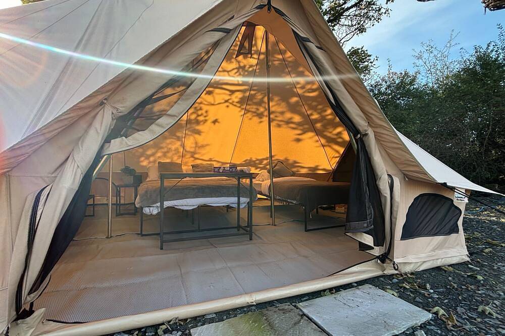 Cozy Hot Tent with Log Burner & Hot Tub Right Tent in Isle of Anglesey