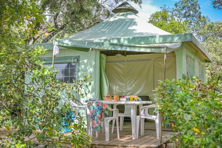 Tente pour 4 personnes, avec bassin pour enfant dans l' Hérault - 3