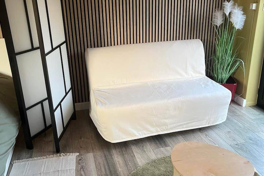 Gite Bella Vita (2 à 6 personnes). Accès espace wellness 2 heures possible en supplément selon disponibilités in Gussignies, Avesnes-sur-Helpe