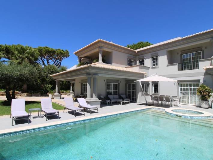 Casa de férias para 8 pessoas, com Varanda e Jacuzzi e ainda Terraço and Jardim em Praia de Faro
