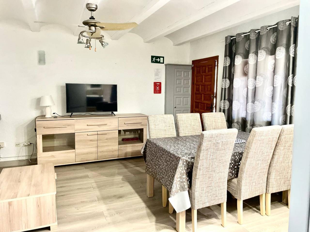 Bungalow acogedor de 2 habitaciones en Els Poblets con Wi-Fi y parking in Almadraba, Costa Blanca