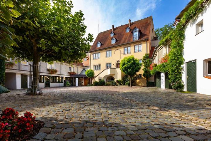 Hôtel, avec Terrasse et Jardin ainsi que Piscine et Sauna