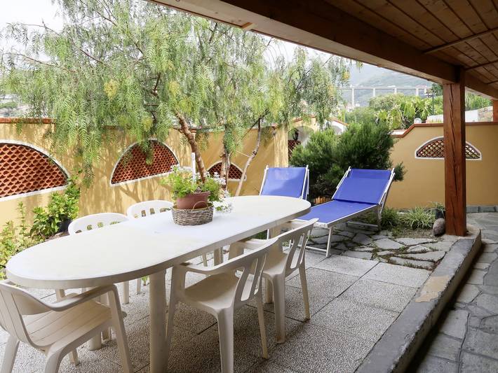 Ferienhaus für 9 Personen, mit Terrasse und Garten