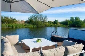 Ferienhaus für 4 Personen, mit Garten und Pool in Wervershoof