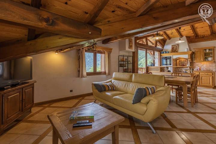 Gîte pour 6 personnes, avec terrasse à La Léchère - 4