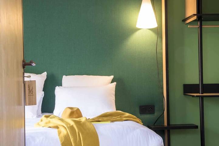 Location de vacances pour 28 personnes, avec jardin et terrasse à Saint-Cyr-au-Mont-d'Or - 3