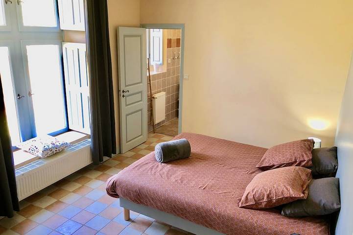 Gîte pour 8 personnes, avec terrasse ainsi que jardin et piscine à Savonnières - 3